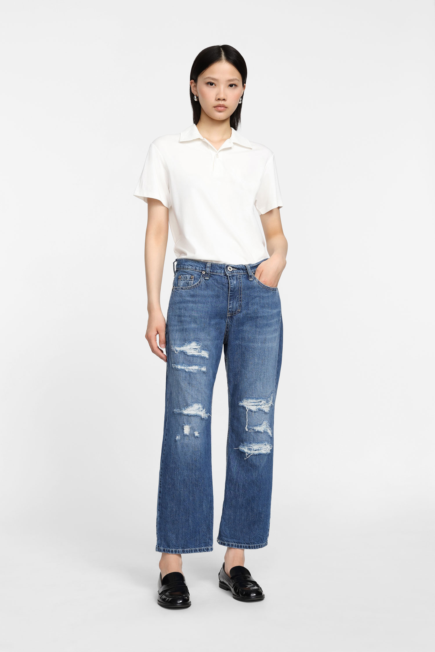 Image of Jeans a gamba larga svasata con strappi060