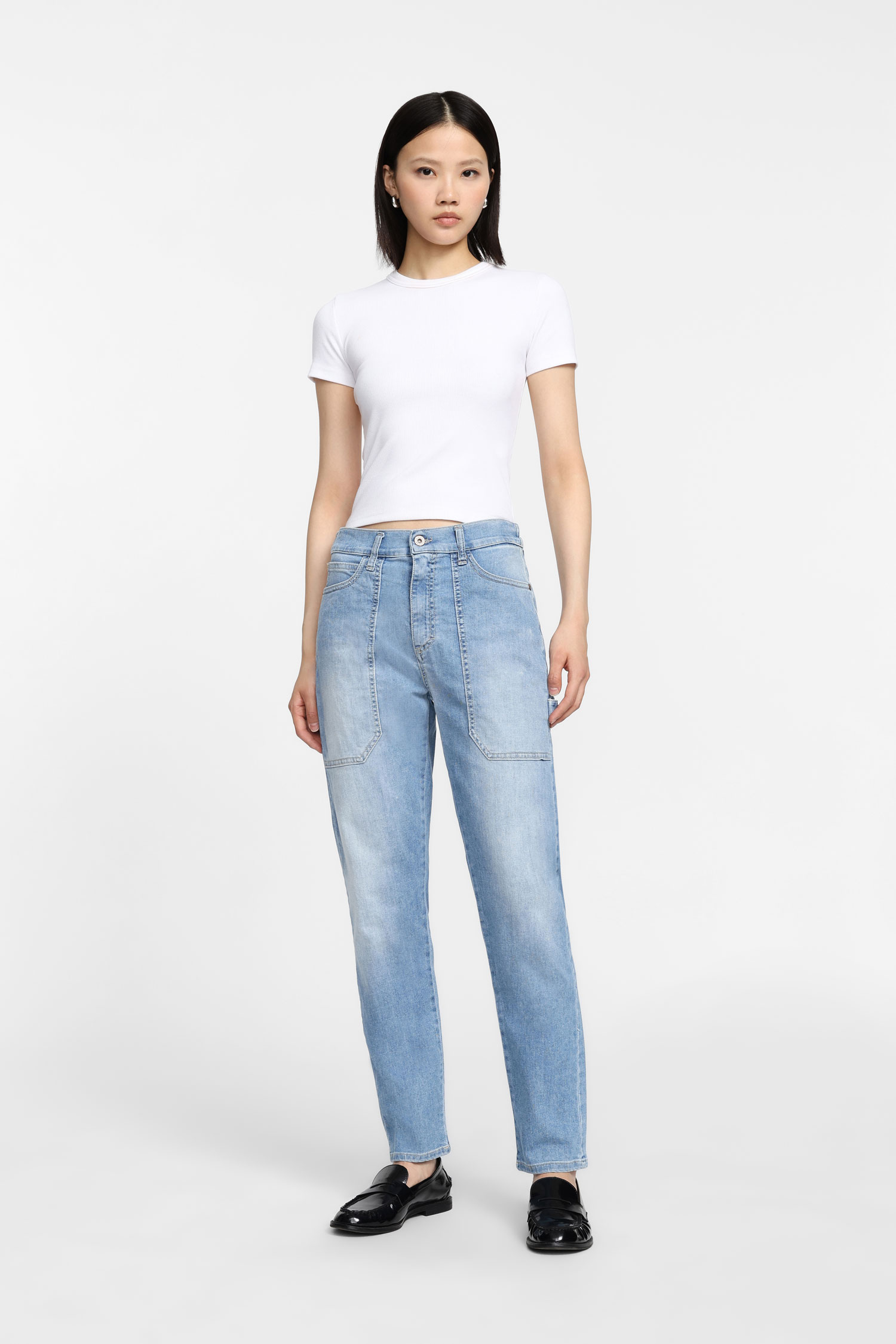 Image of Jeans a vita alta con dettagli chic060