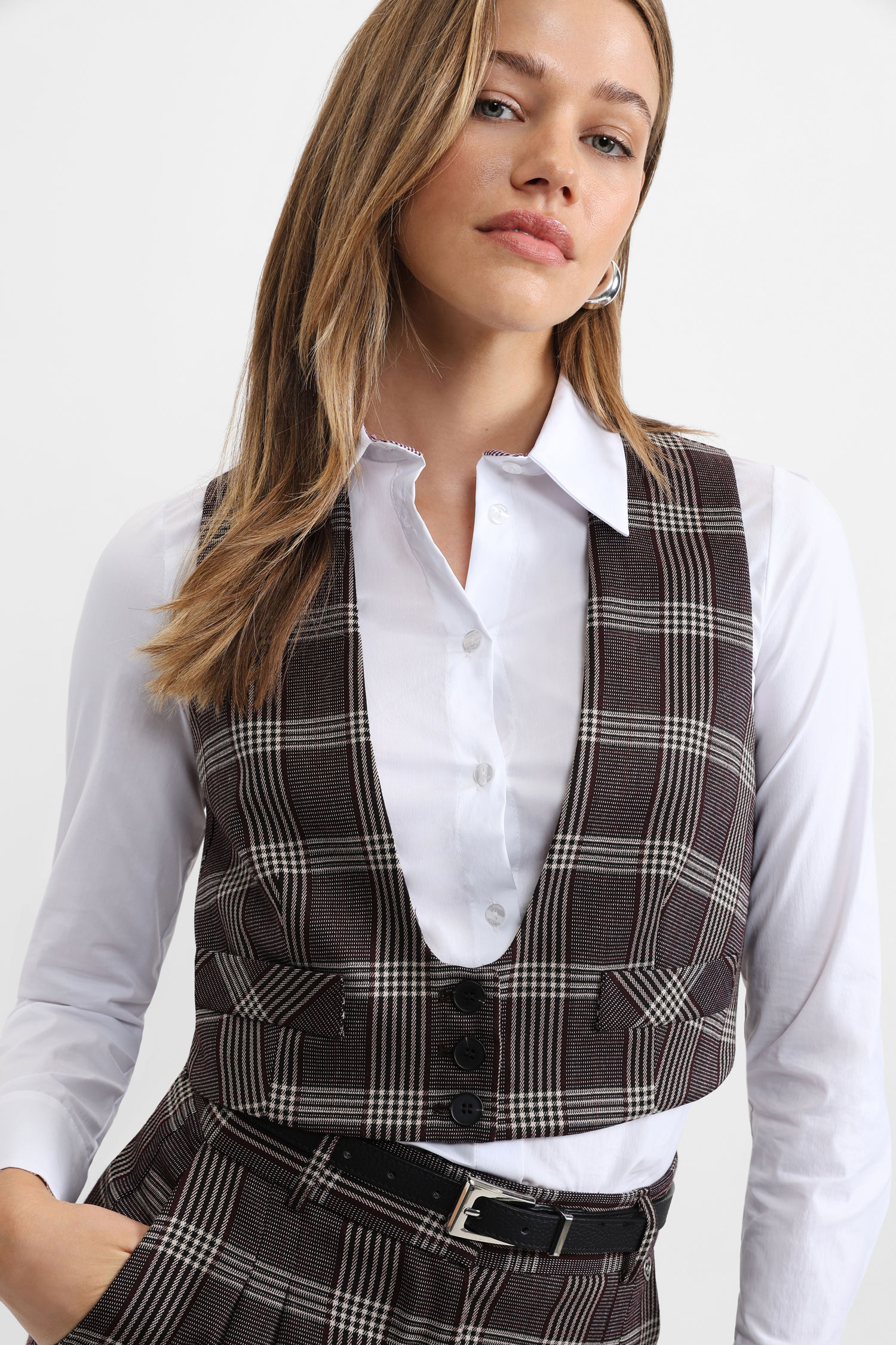 Image of Gilet a quadri con bottoni060