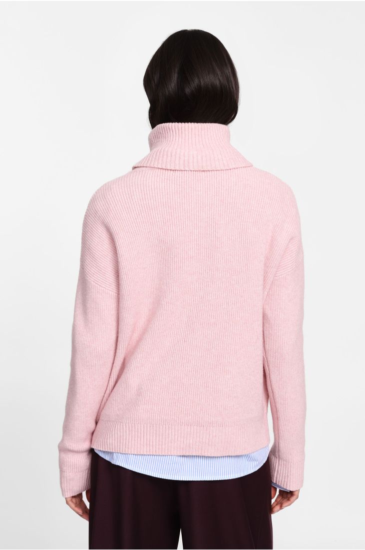 Turtleneck sweater with long sleeves