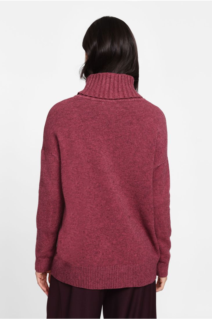 Turtleneck sweater with long sleeves