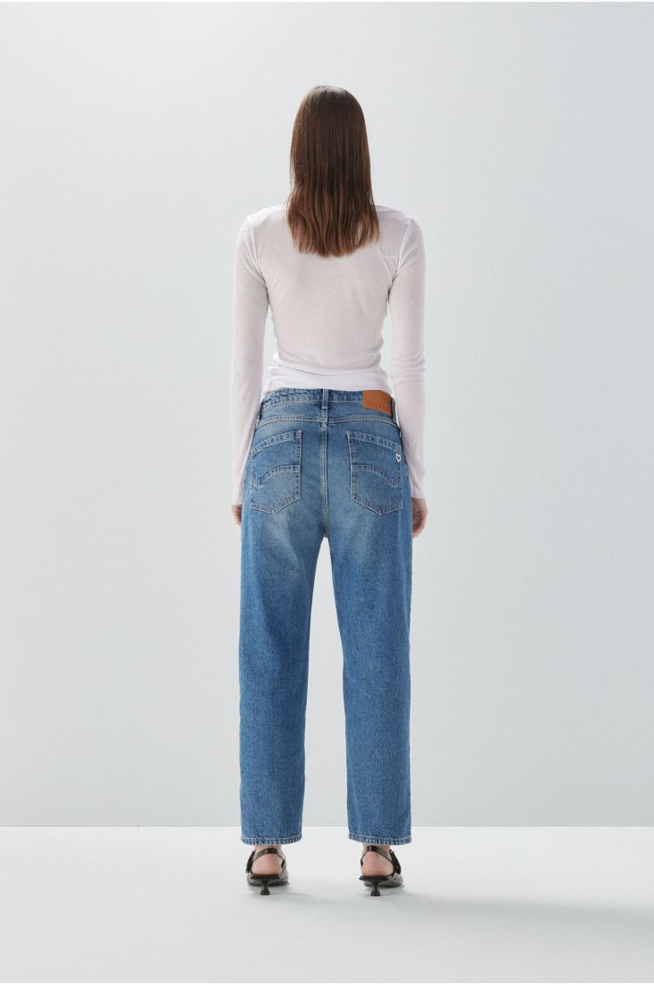 Pure cotton straight-leg jeans with buttons