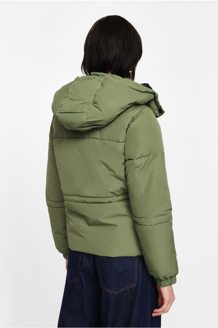 Down jacket with hood and contrasting zip