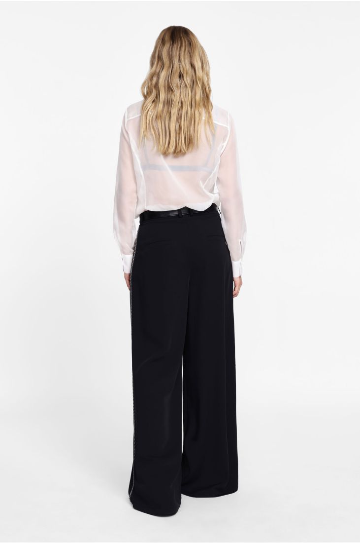 Wide-leg trousers with chain details